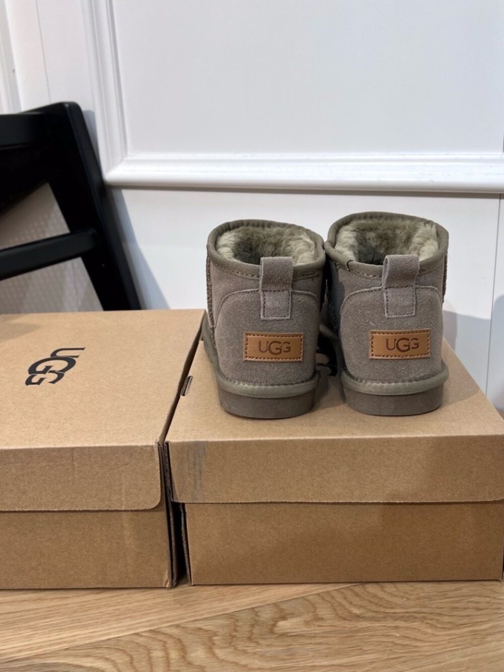 UGG khaki-grey platform short snow boots - Picture 3 of 9